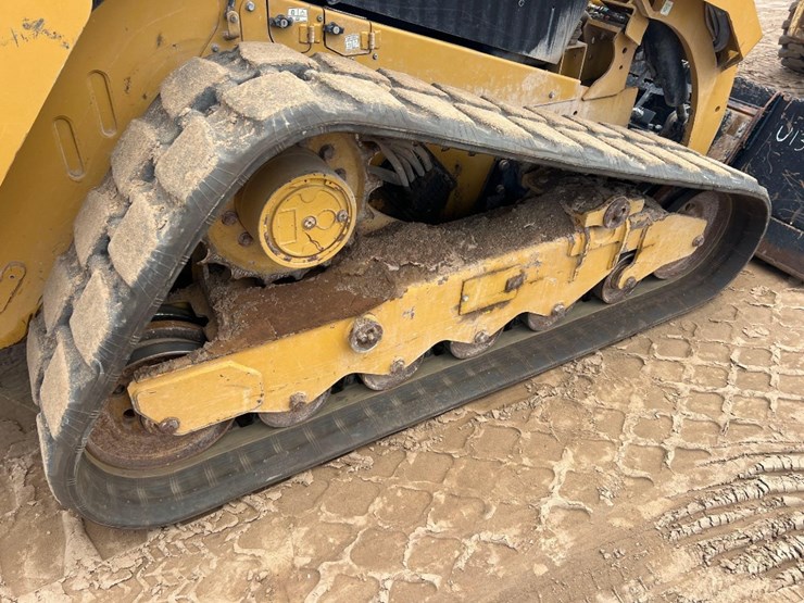 2023-caterpillar-299d3-image-18