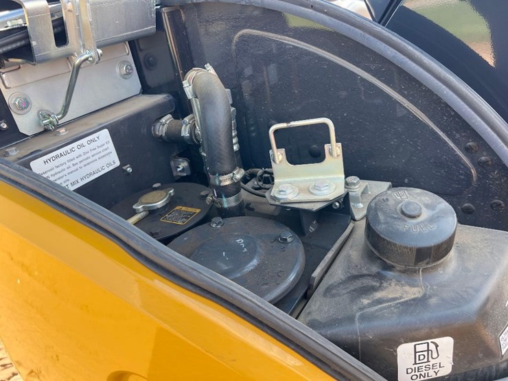 2023-deere-30g-image-28