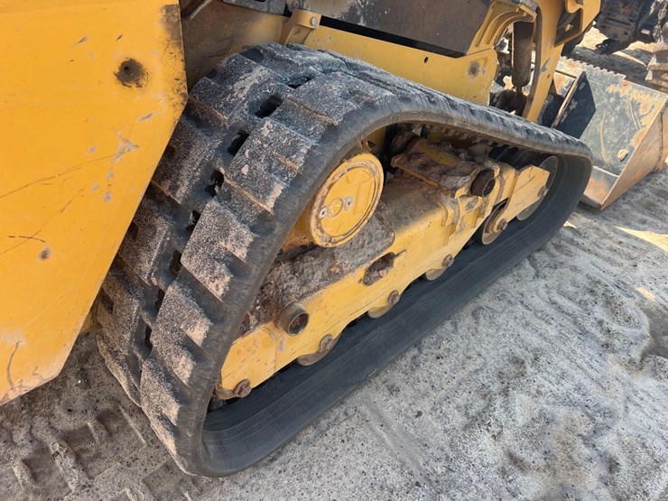 2022-caterpillar-249d3-image-18