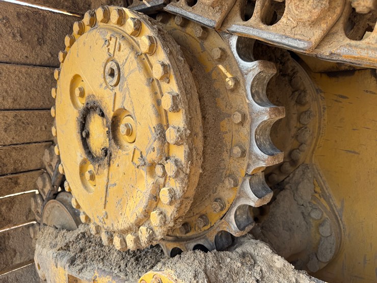 2017-caterpillar-d6n-lgp-image-24