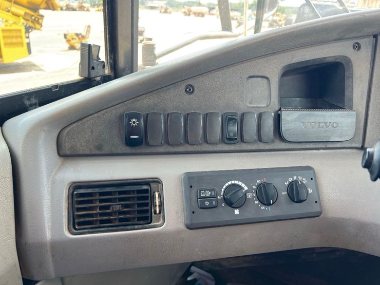 2012-volvo-a40f-image-34