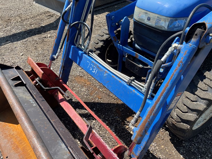 new-holland-tc33d-image-14