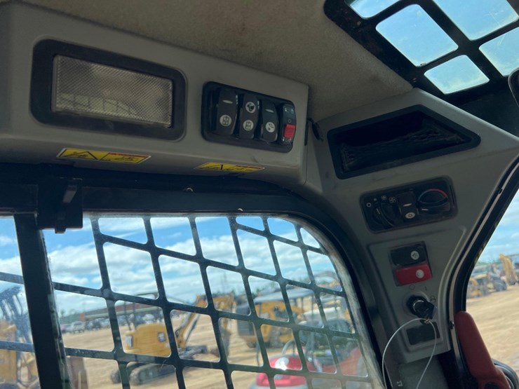 2019-caterpillar-299d2-xhp-image-30