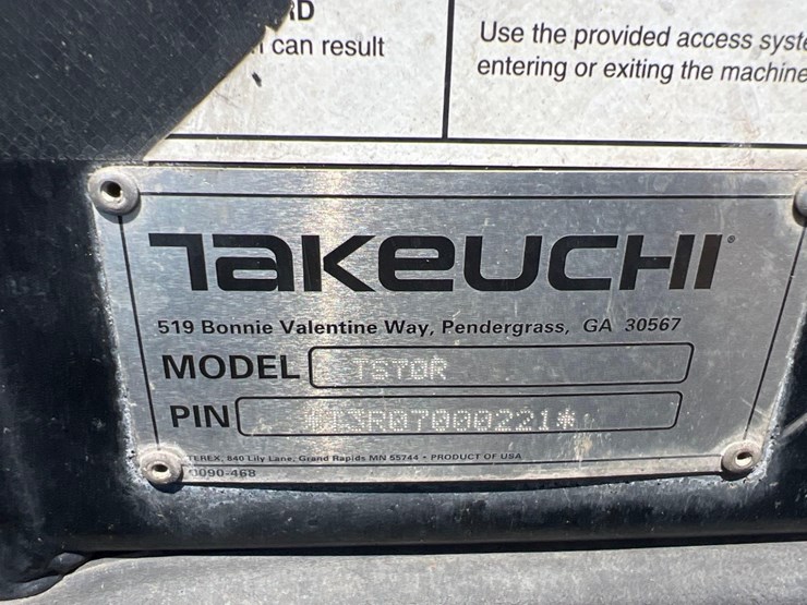 2014-takeuchi-ts70r-image-12