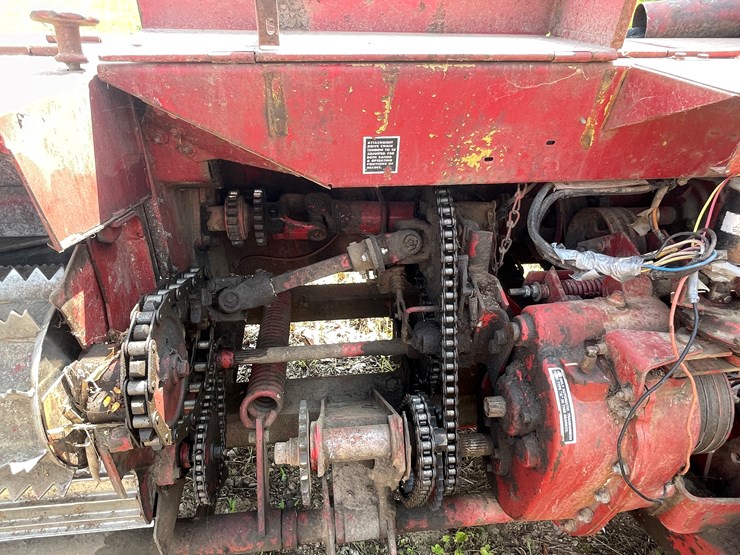 #1066-•-sperry-new-holland-892-chopper-(arcadia,-wi)-image-33