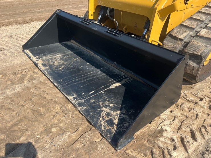2023-caterpillar-299d3-image-9