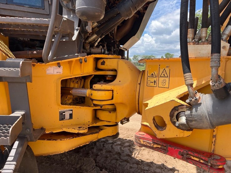 2012-volvo-a40f-image-25