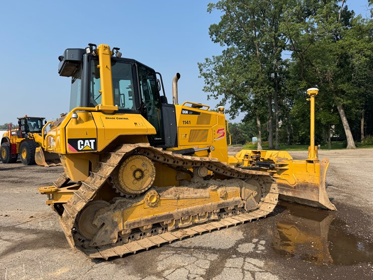2017-caterpillar-d6n-lgp-image-6