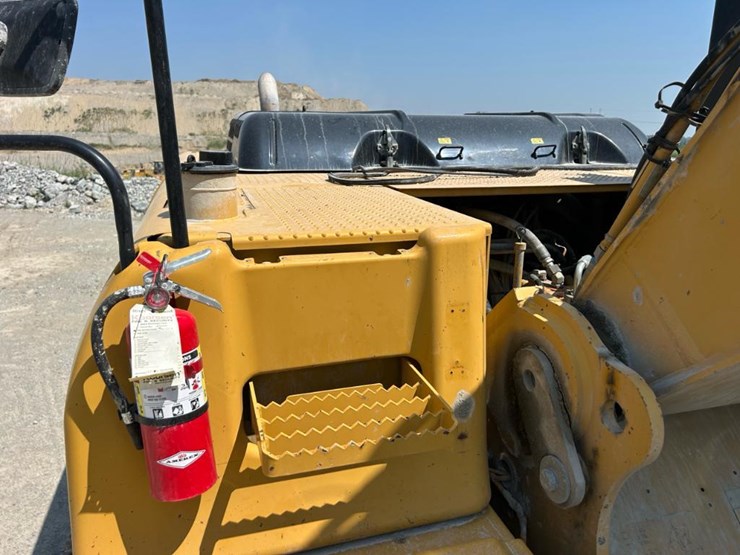 2011-caterpillar-329dl-image-61