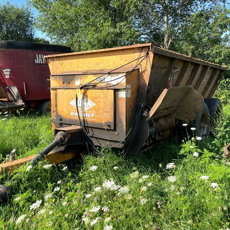 #3627 • Kuhn Knight Pro Twin Slinger Manure Spreader