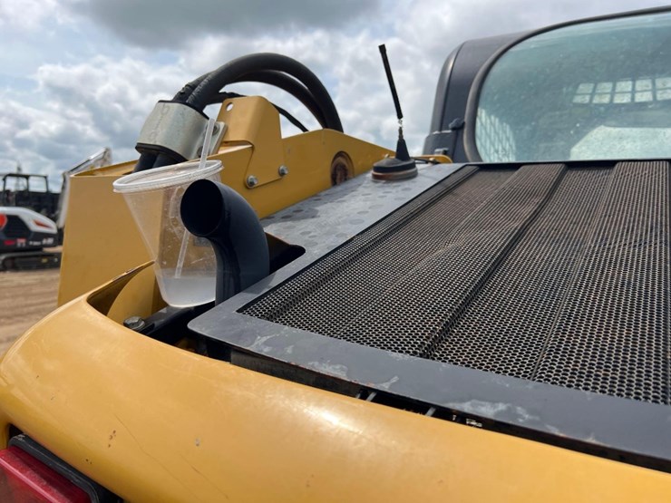 caterpillar-279c2-image-21