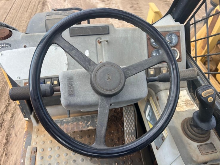 1998-caterpillar-th62-image-30