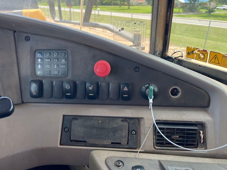 2012-volvo-a40f-image-31