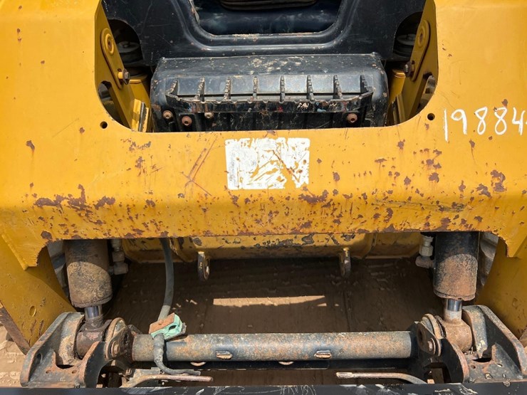 2015-caterpillar-259d-image-10