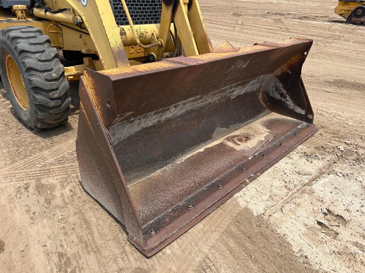 2004-deere-310sg-image-13