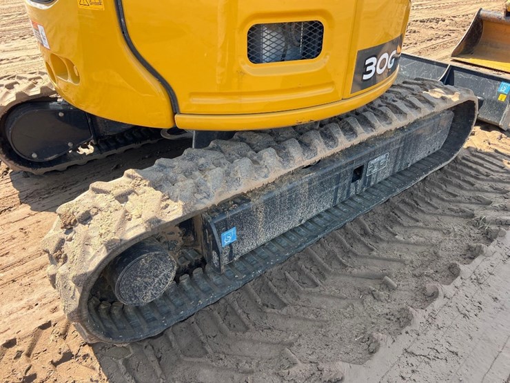 2023-deere-30g-image-14