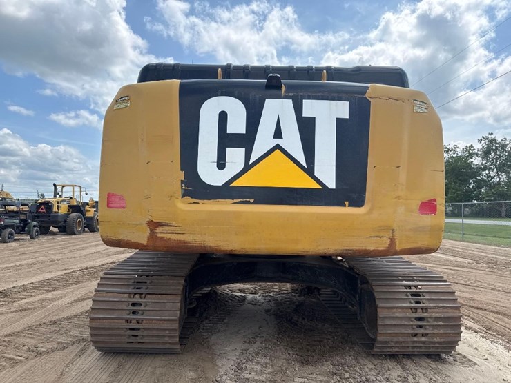 2020-caterpillar-326fl-image-7