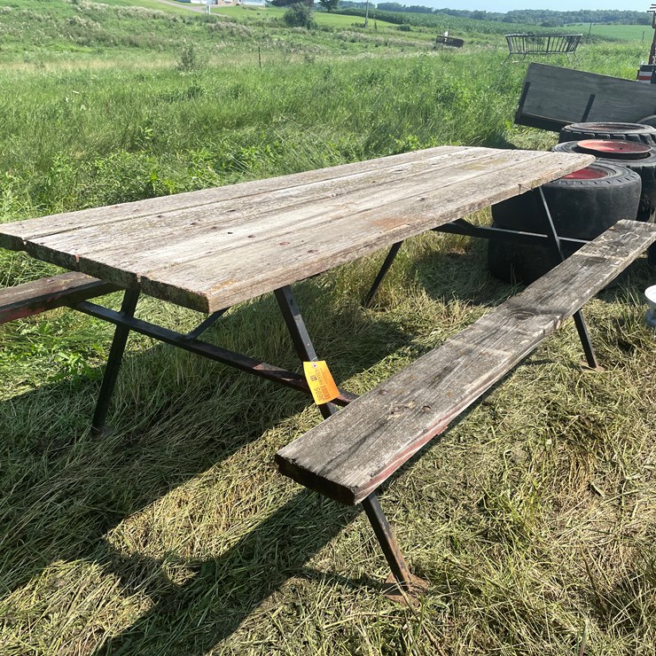 #3695 • Steel Framed Picnic Table