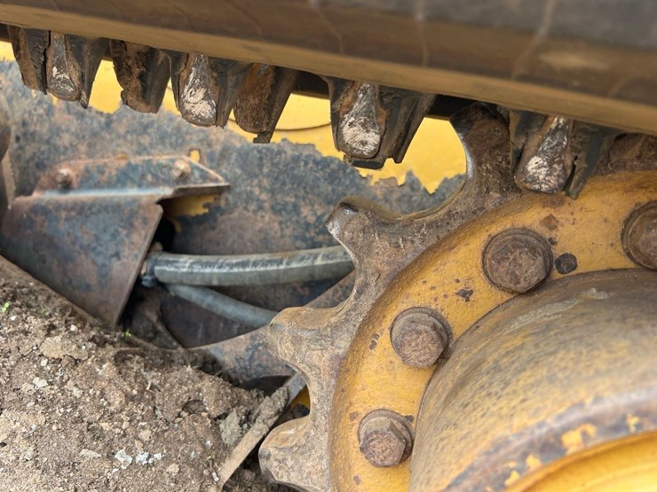 2015-caterpillar-259d-image-24