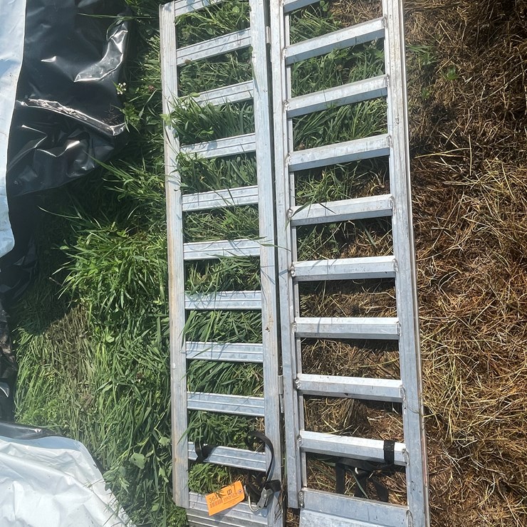 #3644 • Aluminum Trailer Ramps