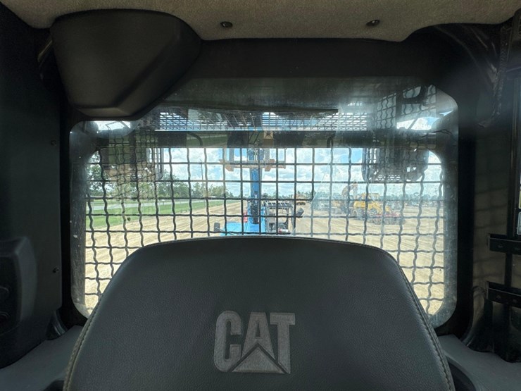 2022-caterpillar-d4-lgp-image-33