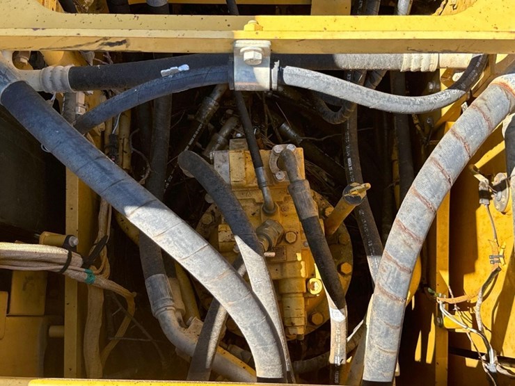 2012-caterpillar-320el-image-38