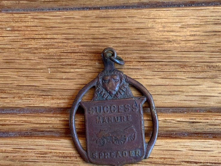 kemp-&-burpee-success-manure-spreader-charm-image-1