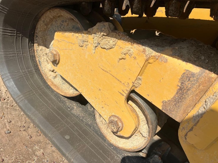 2022-caterpillar-249d3-image-24