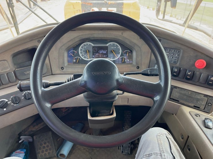 2012-volvo-a40f-image-35