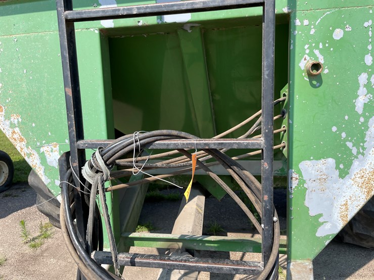 #1057-•-j-&-m-grain-cart-image-13