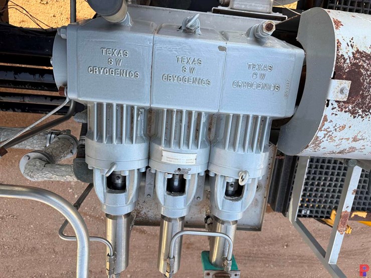 2012-ue--43’-t/a-nitrogen-pump-trailer-image-24