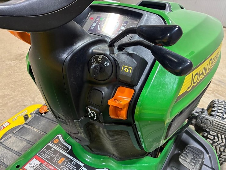 john-deere-x738-image-21