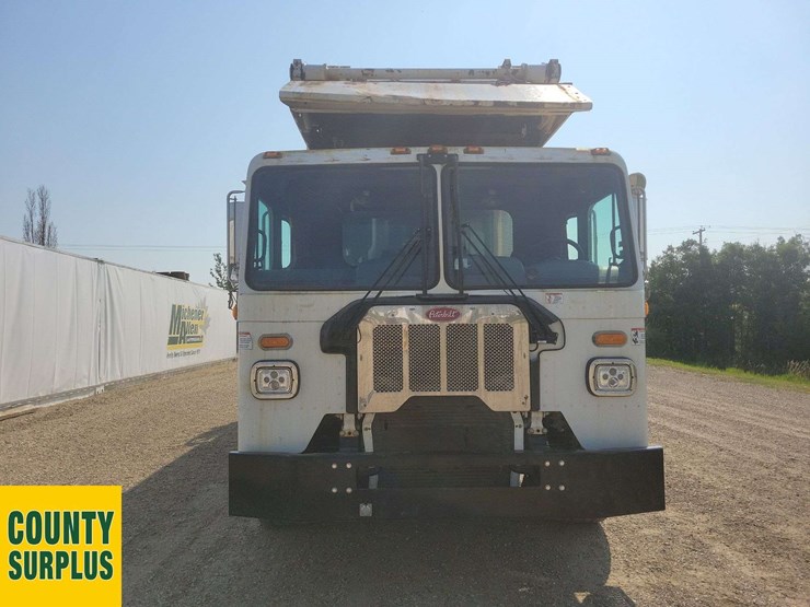 2020-peterbilt-520-image-6