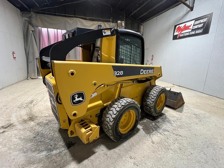 2018-john-deere-328-image-5