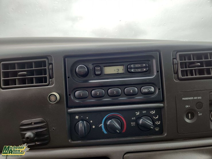 2004-ford-f550-image-15