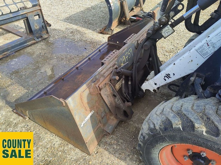 2011-bobcat-toolcat-5600-image-28