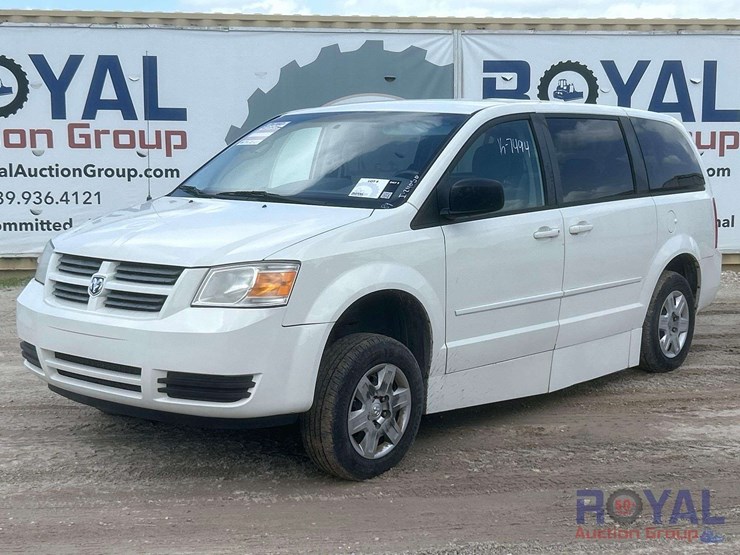 2010-dodge-grand-caravan-se-image-1