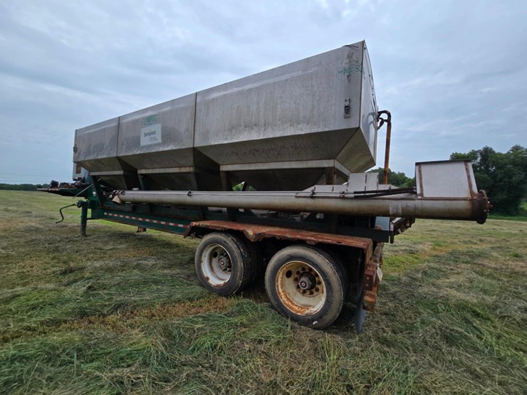2014-doyle-dry-fertilizer-tender-trailer---kubota-diesel,-3-stainless-compartments,-side-discharge-image-10