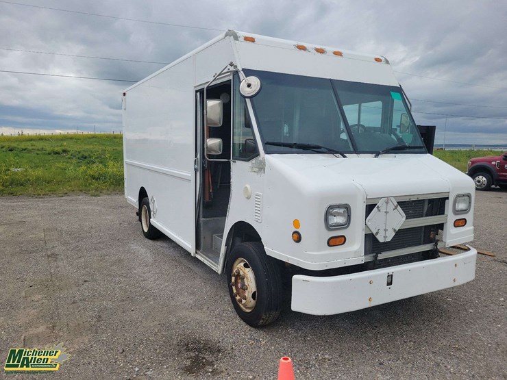 2005-freightliner-mt45-image-10