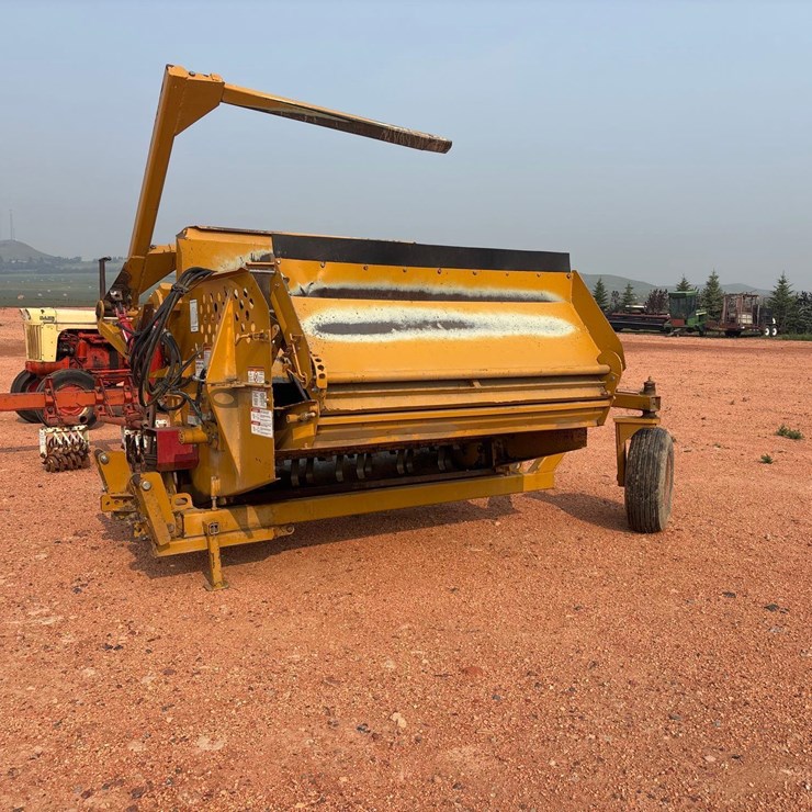 2014 HAYBUSTER 2100
