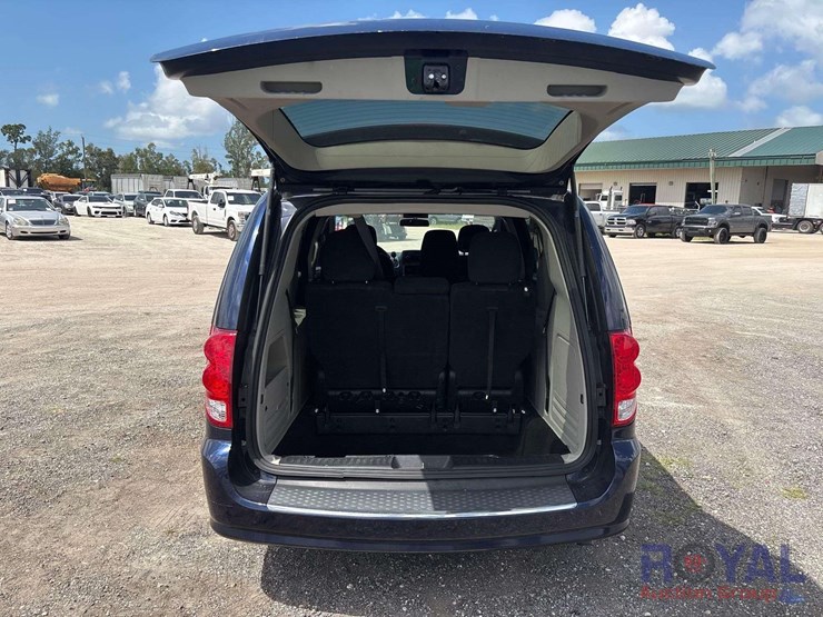 2017-dodge-grand-caravan-se-image-18