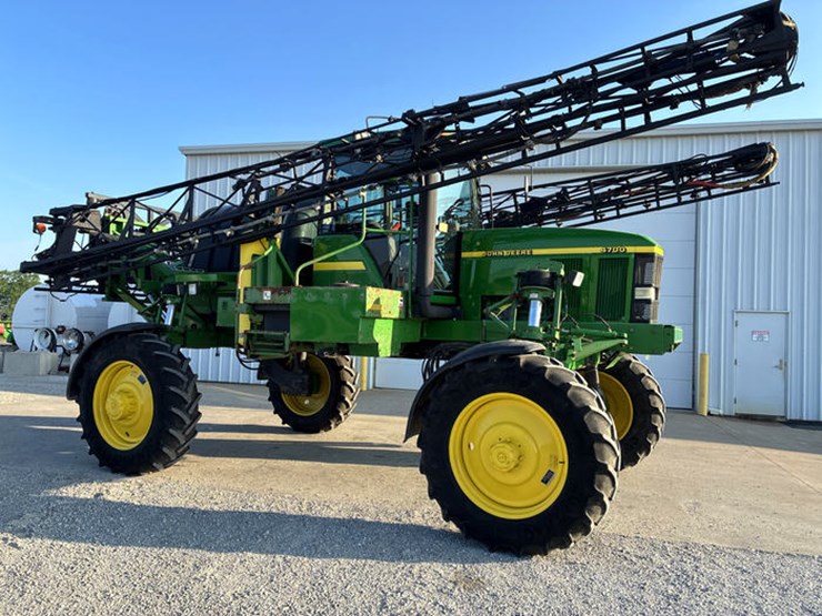 1999-john-deere-4700-image-1