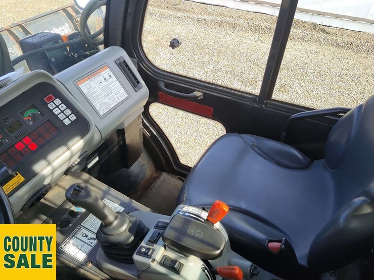 2011-bobcat-toolcat-5600-image-10