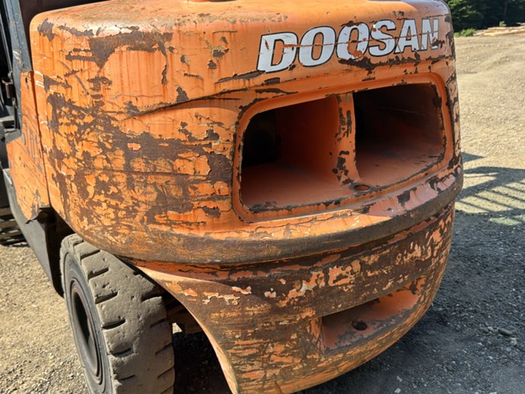 #270-•-doosan-c35-5-forklift-image-36
