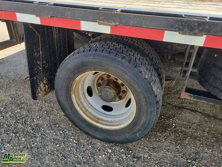 2022-ford-f550-image-12