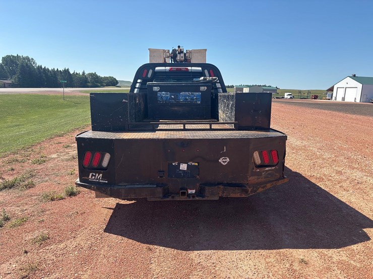 2015-chevrolet-k3500hd-image-6