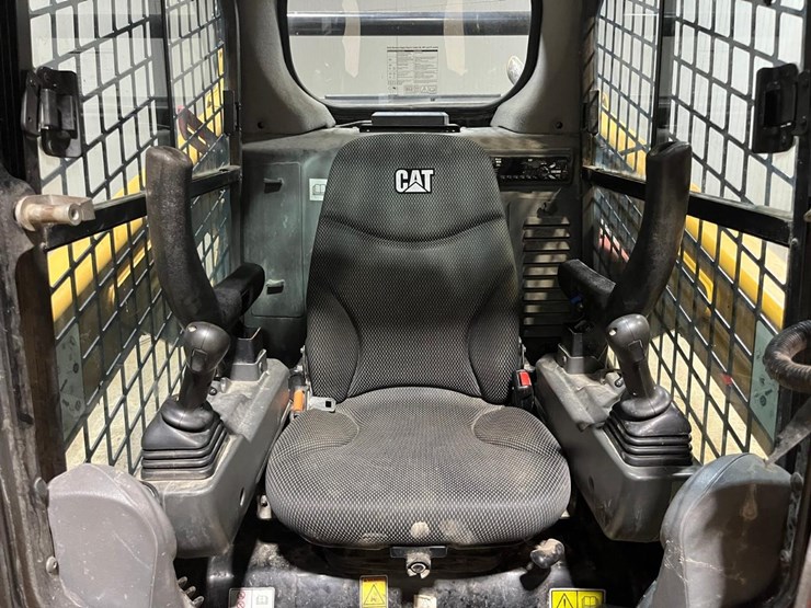 2021-caterpillar-259d3-image-22
