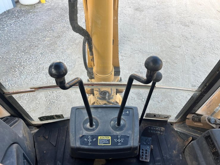 deere-410g-image-44