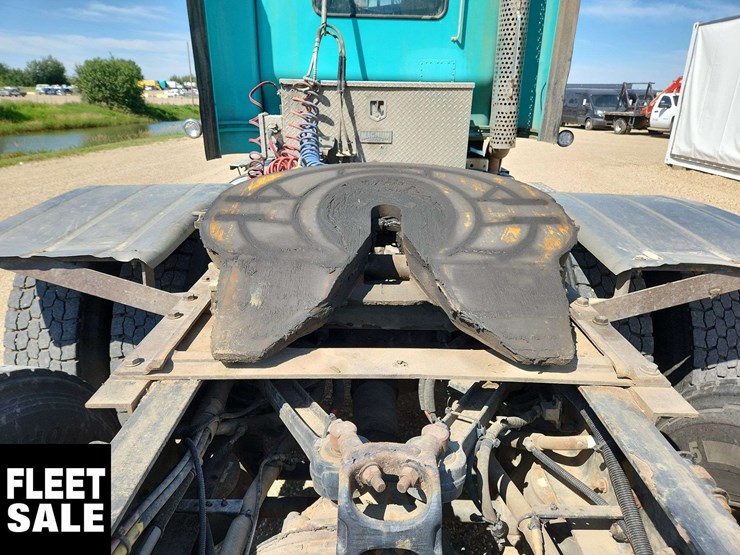 2014-kenworth-t660-image-26