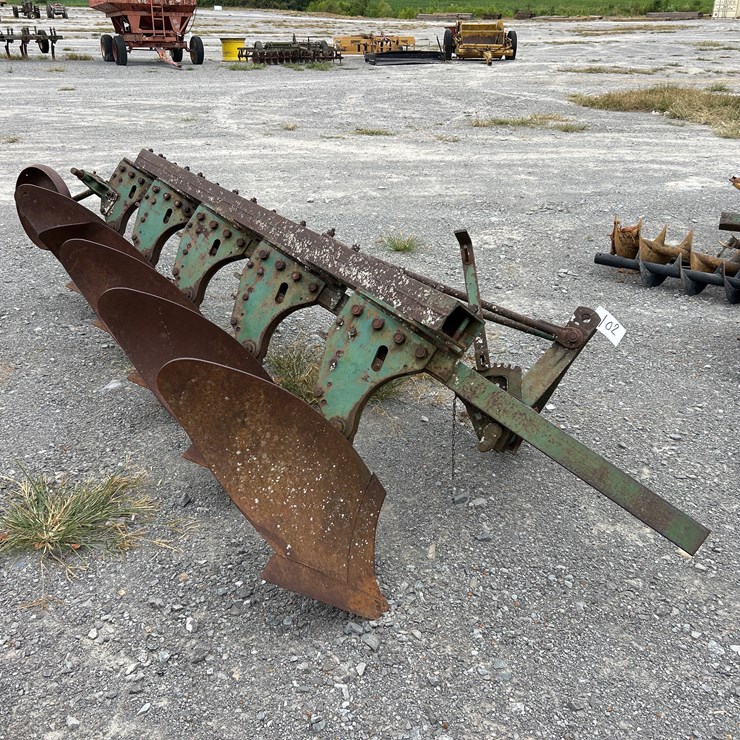 #102 • JOHN DEERE FIVE BOTTOM PLOW